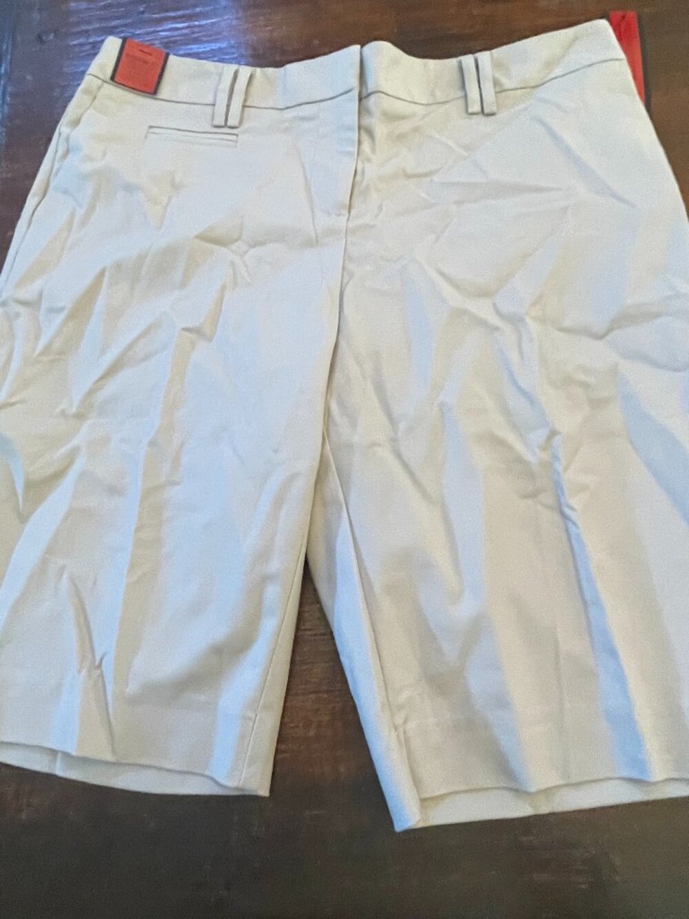 APT 9 Women's Bermuda Shorts Khaki Mod. Fit Straight Sz 10 Ctn Blend NEW